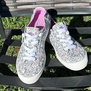 Skechers Women's Bobs Beyond-Kitty Cats Sneaker Size 11